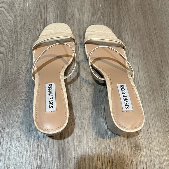 Steve Madden Strappy Block Heel Sandals, Cream Crocodile, Size 8 - Picture 6 of 6